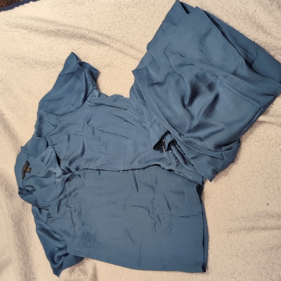 L: New Banana Republic two-piece satin pajama set - Picture 5 of 7
